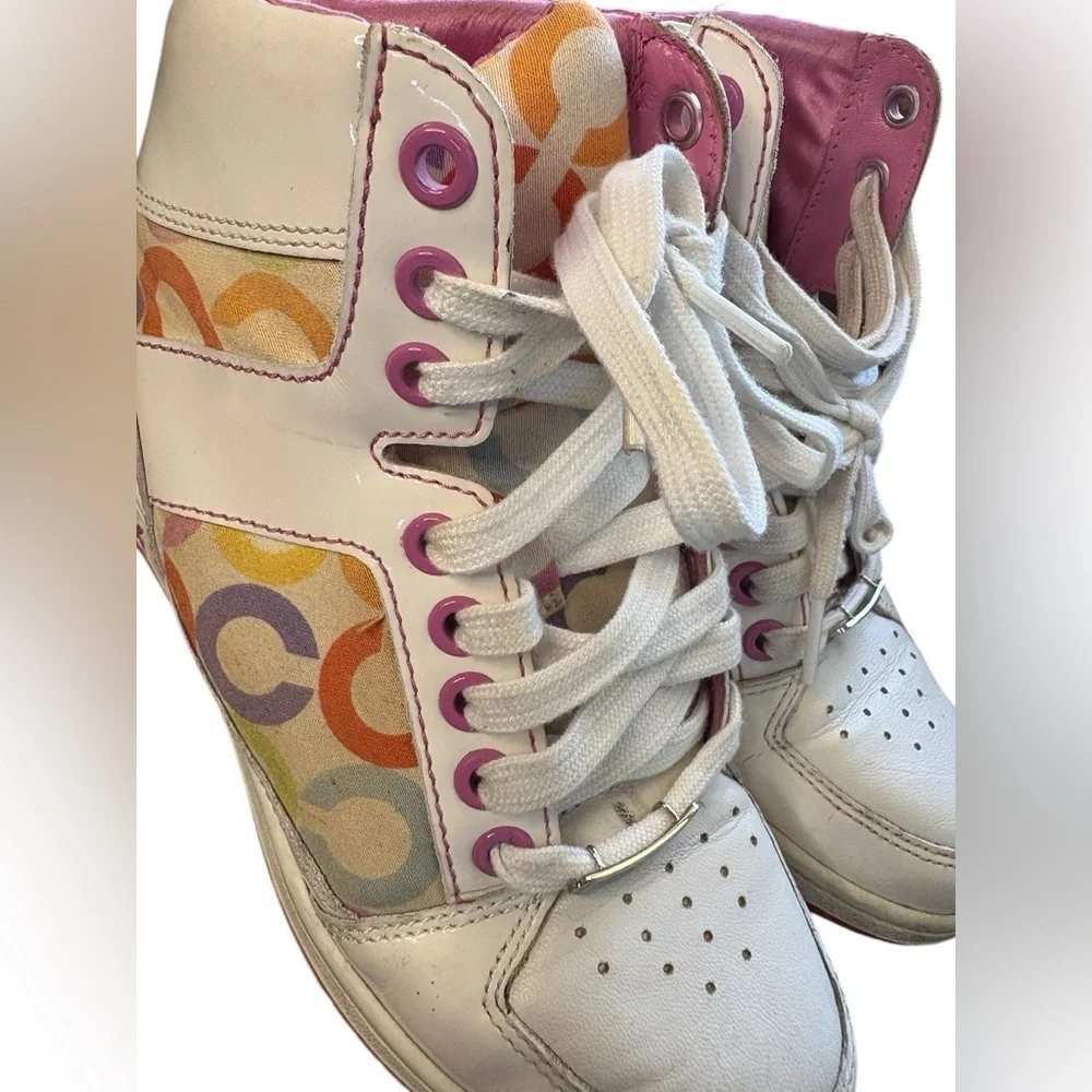 COACH women’s Vintage "Norra" Sneaker
High Tops white pink sz 6M preloved - Picture 8 of 11